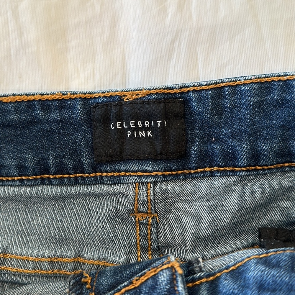 Celebrity Pink Women’s Jean Shorts Size 9/29 - Picture 4 of 5